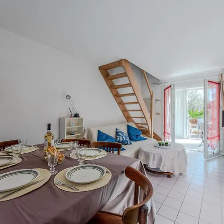 Le Clos Du Par By Interhome Casa de Férias